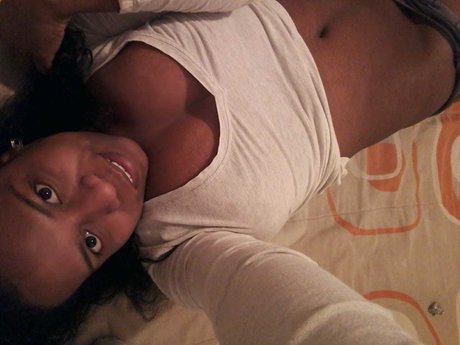 Naakte gelekte OnlyFans-foto van Johaebony