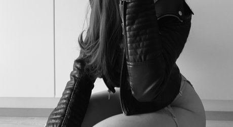 Naakte gelekte OnlyFans-foto van Isa