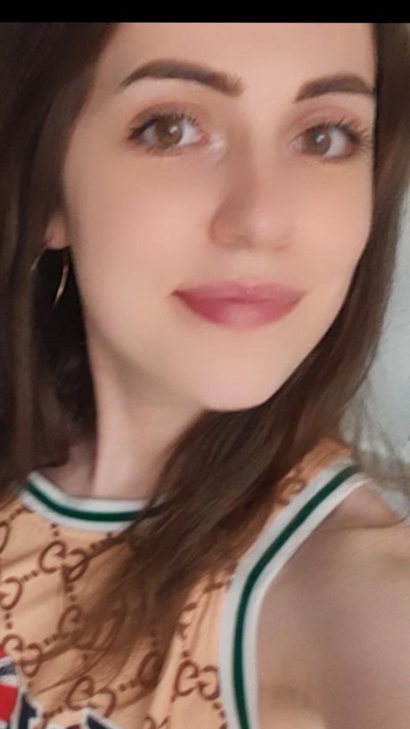 Naakte gelekte OnlyFans-foto van Ivanna Fedirko