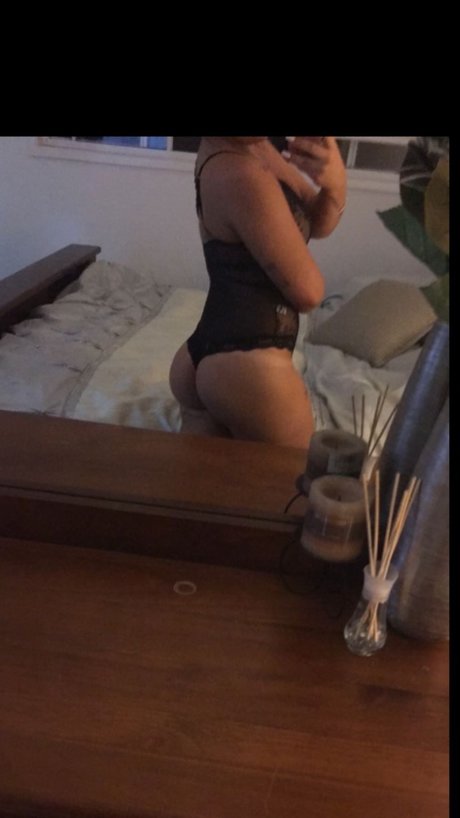 Naakte gelekte OnlyFans-foto van Cate 