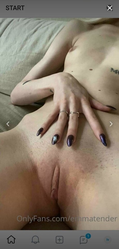 Naakte gelekte OnlyFans-foto van Emma Tender