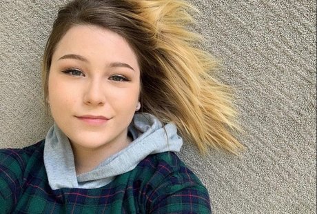 Naakte gelekte OnlyFans-foto van Fooya