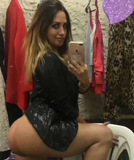 Naakte gelekte OnlyFans-foto van Belen Francese