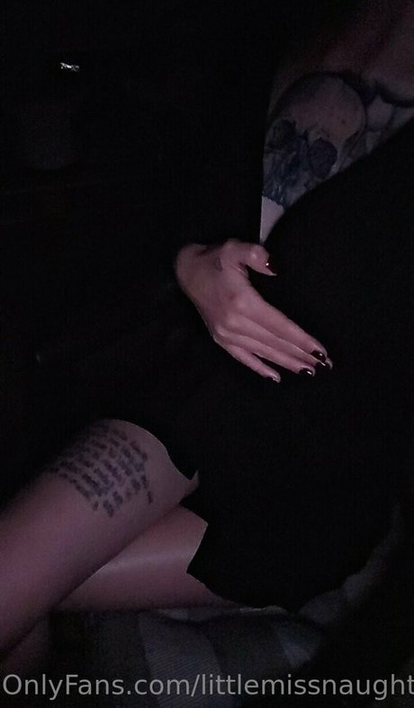 Naakte gelekte OnlyFans-foto van Littlemissnaughtytw