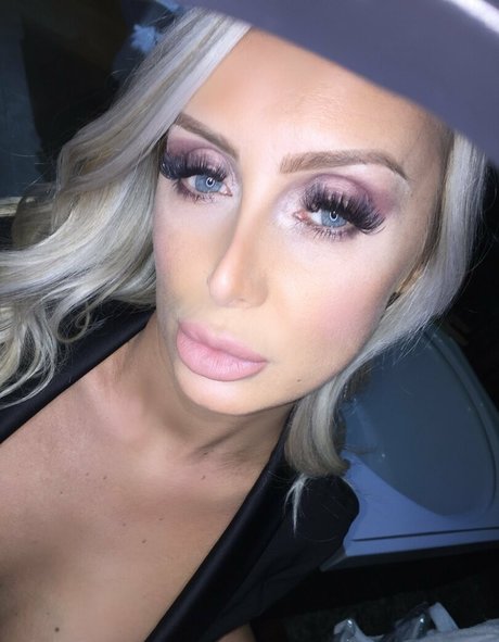 Naakte gelekte OnlyFans-foto van Naughtymother