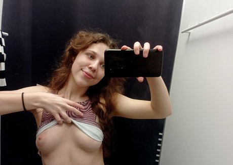 Naakte gelekte OnlyFans-foto van Maycurlyvip