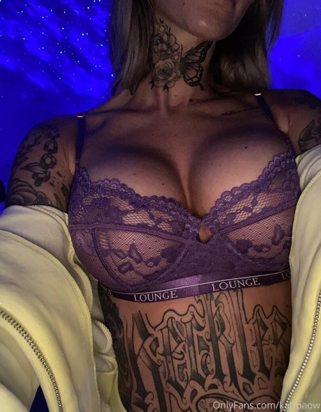 Naakte gelekte OnlyFans-foto van Kattpaow