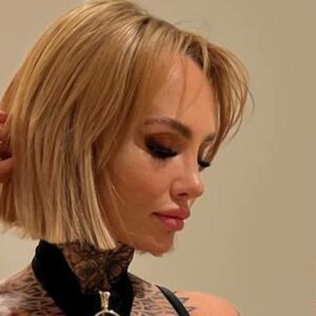 Naakte gelekte OnlyFans-foto van Kattpaow