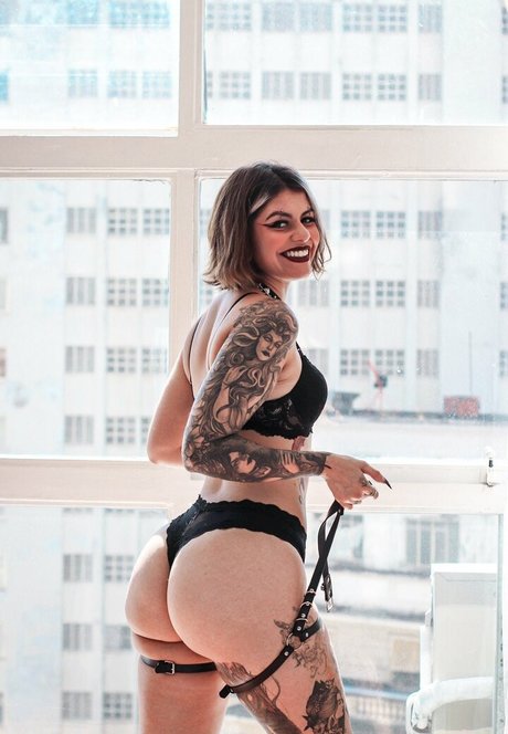 Naakte gelekte OnlyFans-foto van Hazyharlxt