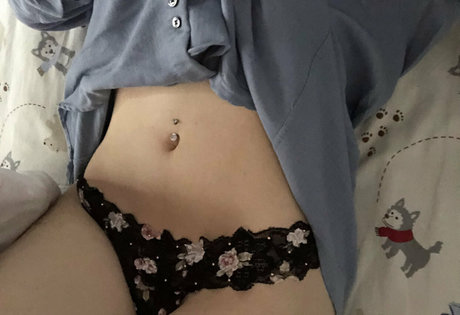 Naakte gelekte OnlyFans-foto van Cherryjuic