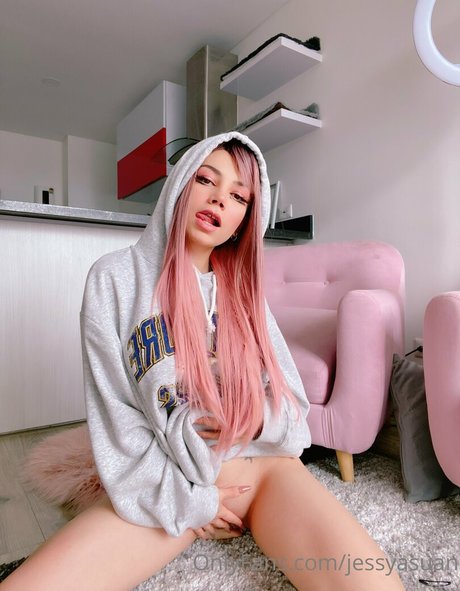 Naakte gelekte OnlyFans-foto van Jessyasuan