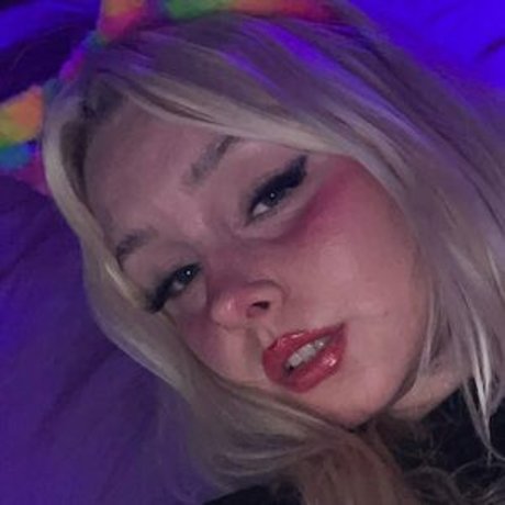 Naakte gelekte OnlyFans-foto van Titslikedaisy