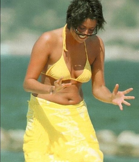 Naakte gelekte OnlyFans-foto van Melanie Sykes
