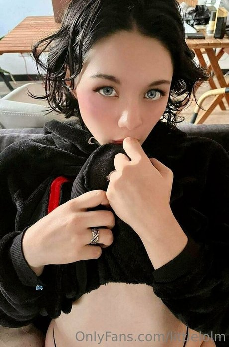 Naakte gelekte OnlyFans-foto van Littlelolm