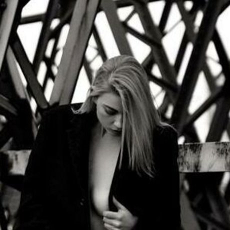 Naakte gelekte OnlyFans-foto van Laura La Rencia