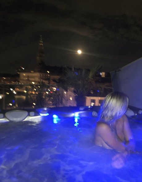Naakte gelekte OnlyFans-foto van Majabebe