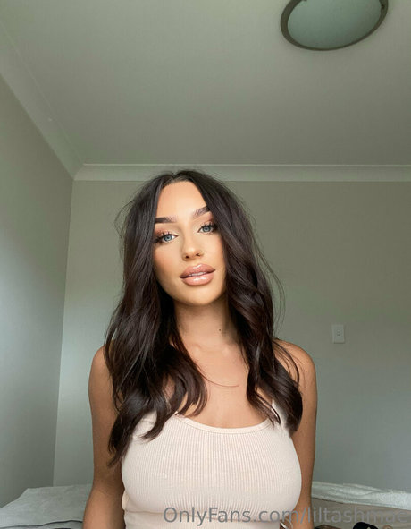 Naakte gelekte OnlyFans-foto van Liltashmae