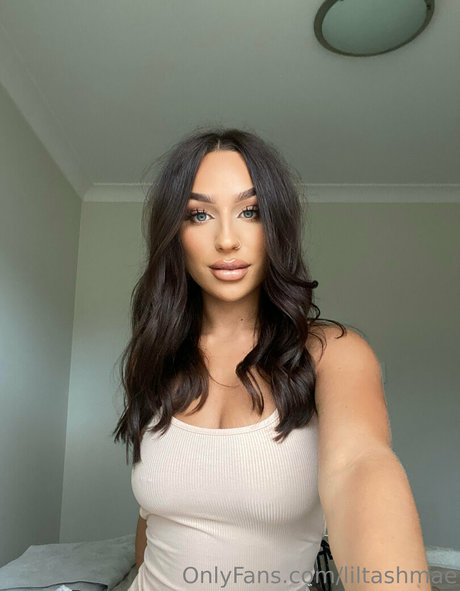 Naakte gelekte OnlyFans-foto van Liltashmae