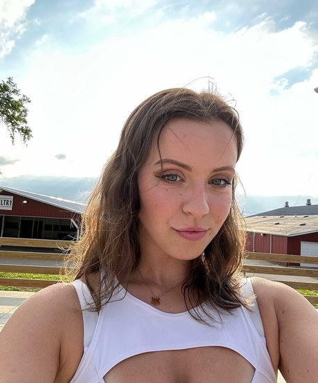 Naakte gelekte OnlyFans-foto van Sen City
