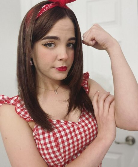 Naakte gelekte OnlyFans-foto van Staryuuki