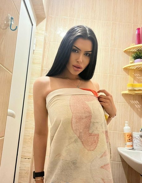 Naakte gelekte OnlyFans-foto van Veraivanova