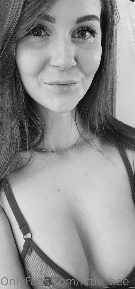 Naakte gelekte OnlyFans-foto van Littlebeefree