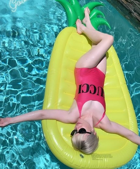 Naakte gelekte OnlyFans-foto van Carly Rae Jepsen