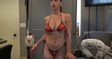Naakte gelekte OnlyFans-foto van Teriana Jacobs