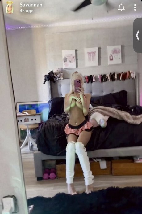 Naakte gelekte OnlyFans-foto van Savannah Faith