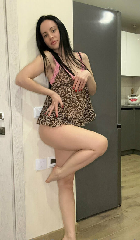 Naakte gelekte OnlyFans-foto van Karinanb