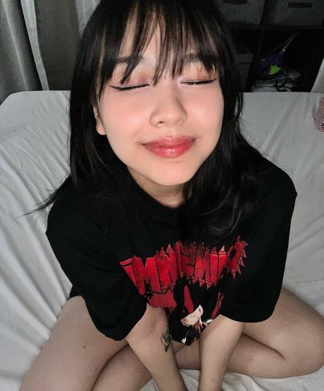 Naakte gelekte OnlyFans-foto van Sadparu