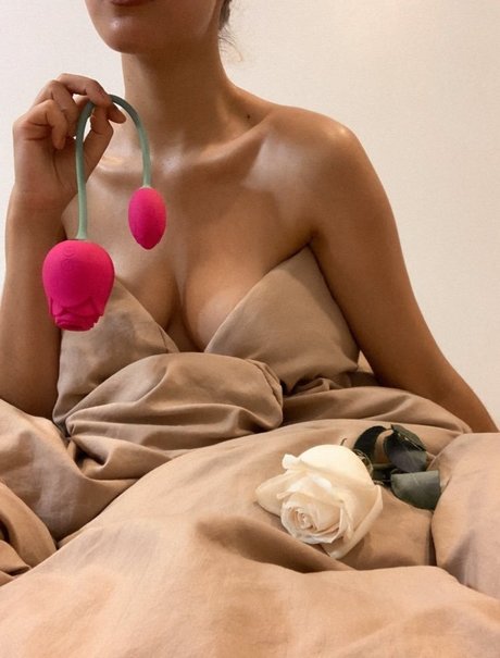 Naakte gelekte OnlyFans-foto van Nuditax