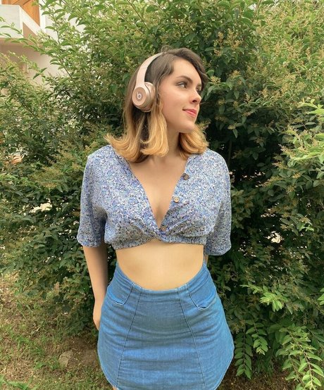 Naakte gelekte OnlyFans-foto van Olivia Herdt