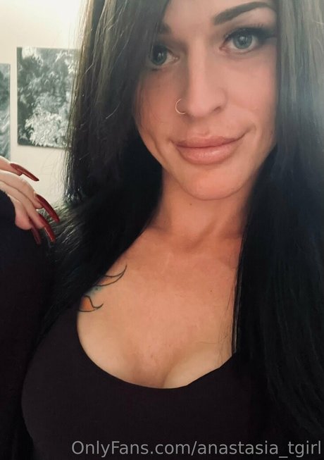 Naakte gelekte OnlyFans-foto van Anastasiatgirl