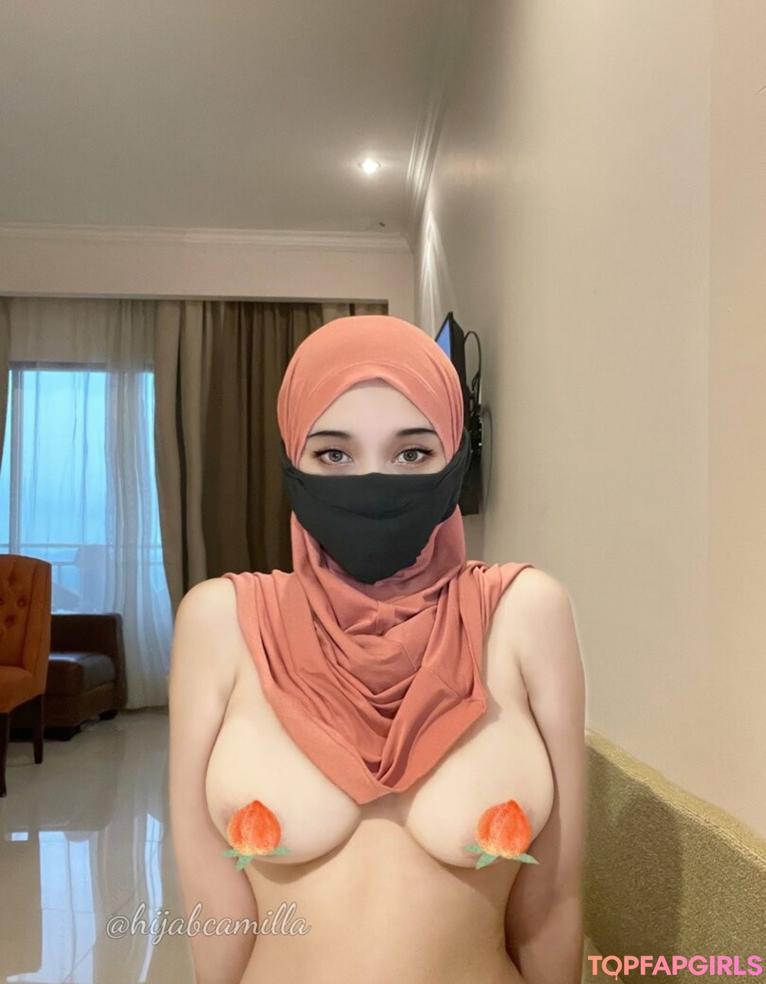 Naakte gelekte OnlyFans-foto van Hijab Camilla #12 Naakte gelekte OnlyFans-foto van Hijab Camilla #12