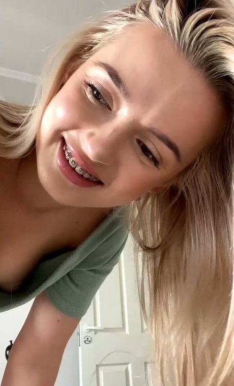 Naakte gelekte OnlyFans-foto van Aleksandra