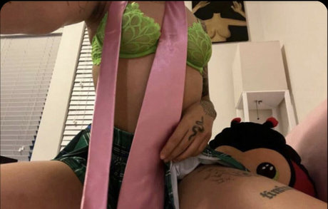 Naakte gelekte OnlyFans-foto van Vswrld