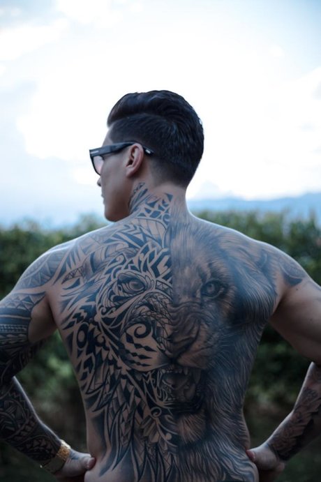 Naakte gelekte OnlyFans-foto van Montes Leon