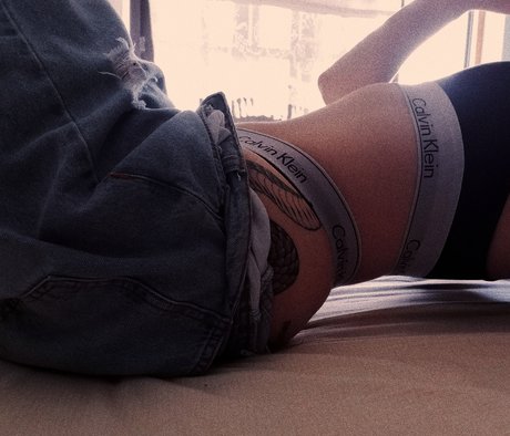 Naakte gelekte OnlyFans-foto van Viper