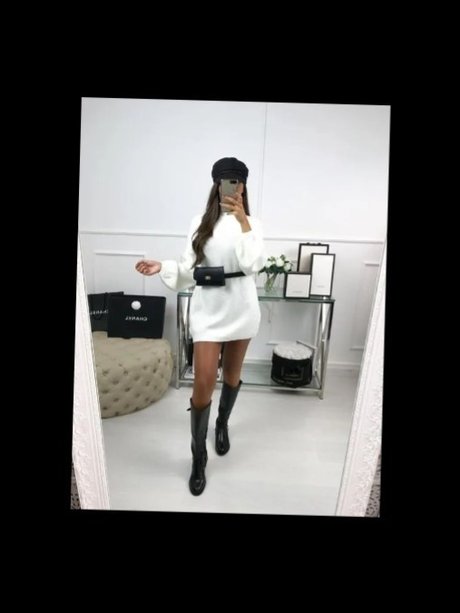 Naakte gelekte OnlyFans-foto van Nana