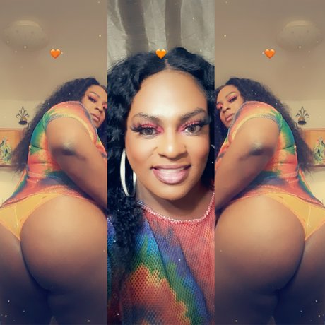 Naakte gelekte OnlyFans-foto van Baybay