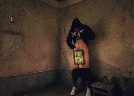 Naakte gelekte OnlyFans-foto van Mrradiospace