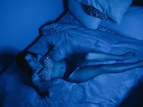 Naakte gelekte OnlyFans-foto van Sexy Syd 