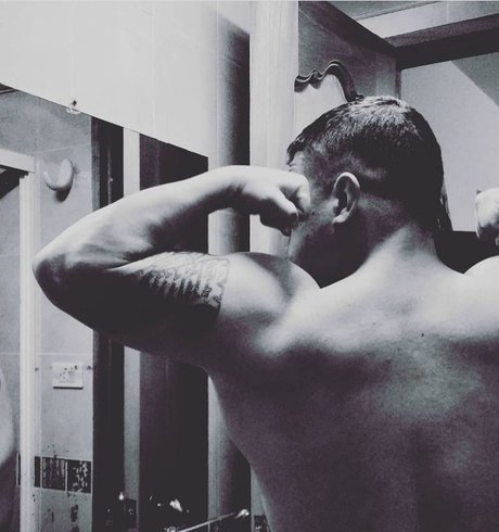 Naakte gelekte OnlyFans-foto van Leonardo Ochoa Rojas