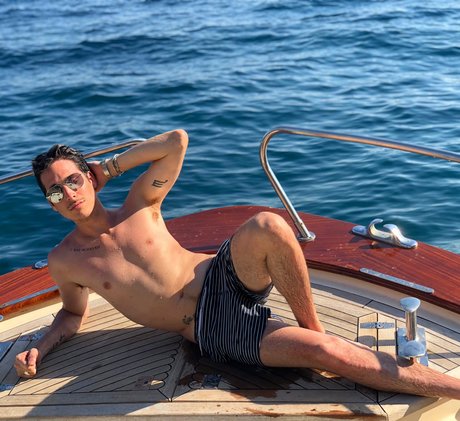 Naakte gelekte OnlyFans-foto van Anthony Pazos