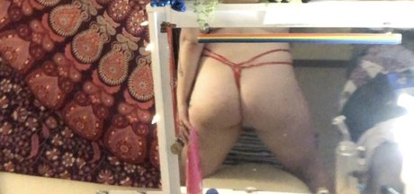 Naakte gelekte OnlyFans-foto van Brat