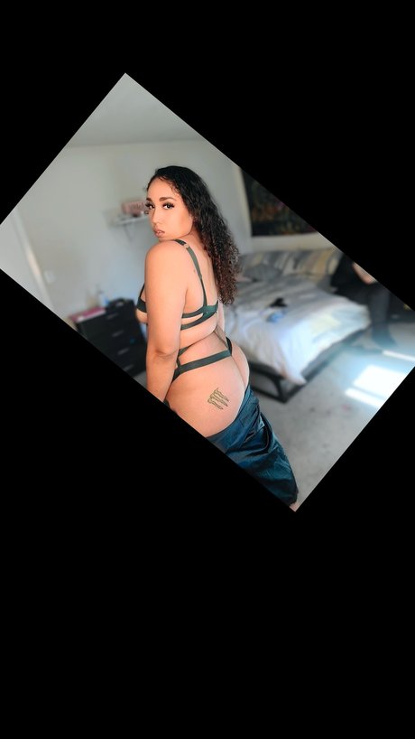Naakte gelekte OnlyFans-foto van Kittlez