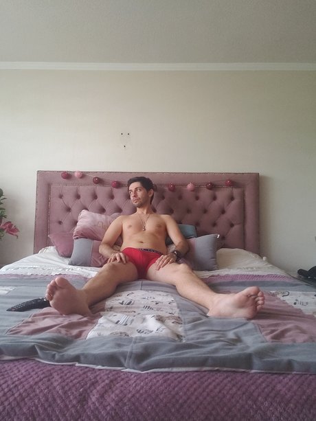 Naakte gelekte OnlyFans-foto van Hernanclau