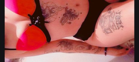 Naakte gelekte OnlyFans-foto van Dan Ram