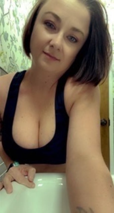 Naakte gelekte OnlyFans-foto van Baby Blues